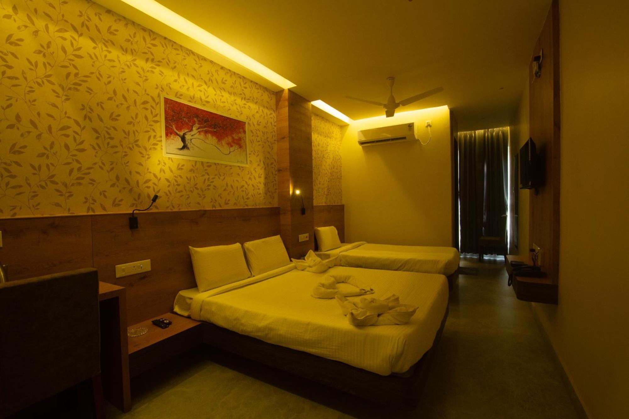 Hotel Palace View Murshidabad Екстериор снимка