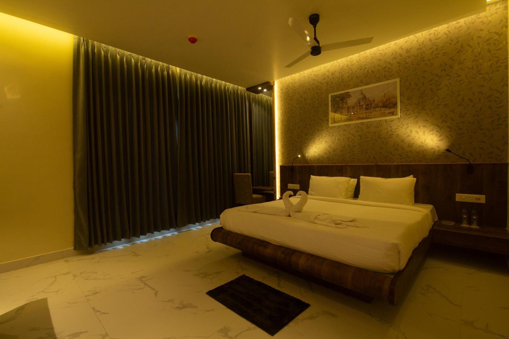 Hotel Palace View Murshidabad Екстериор снимка
